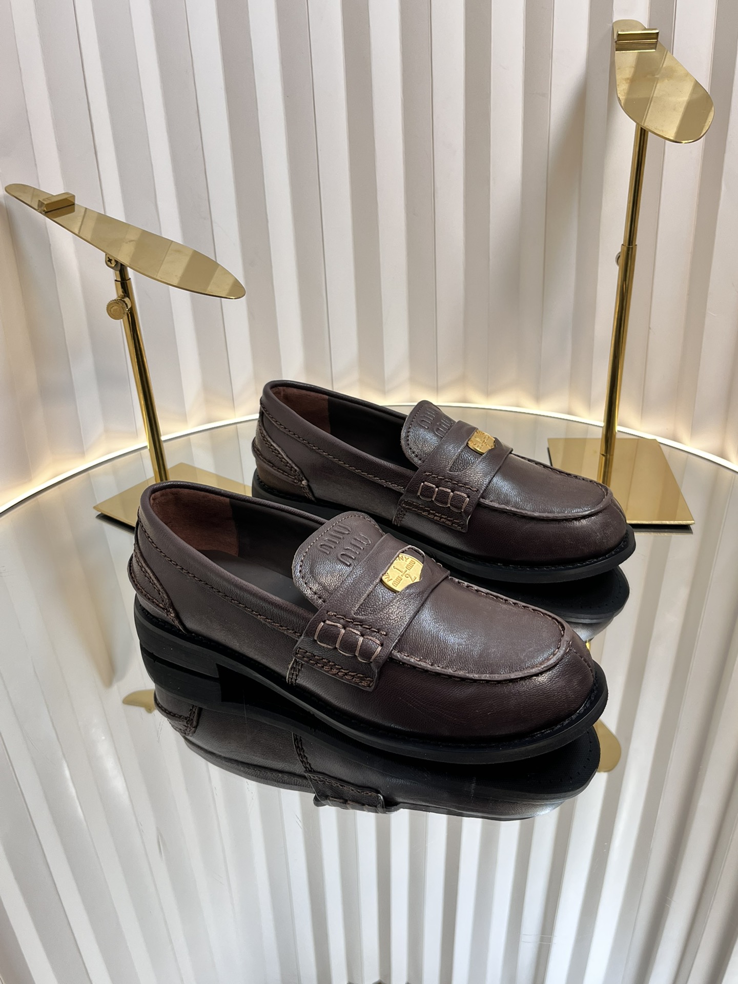 2025 Miumiu Ů����Ь 0525