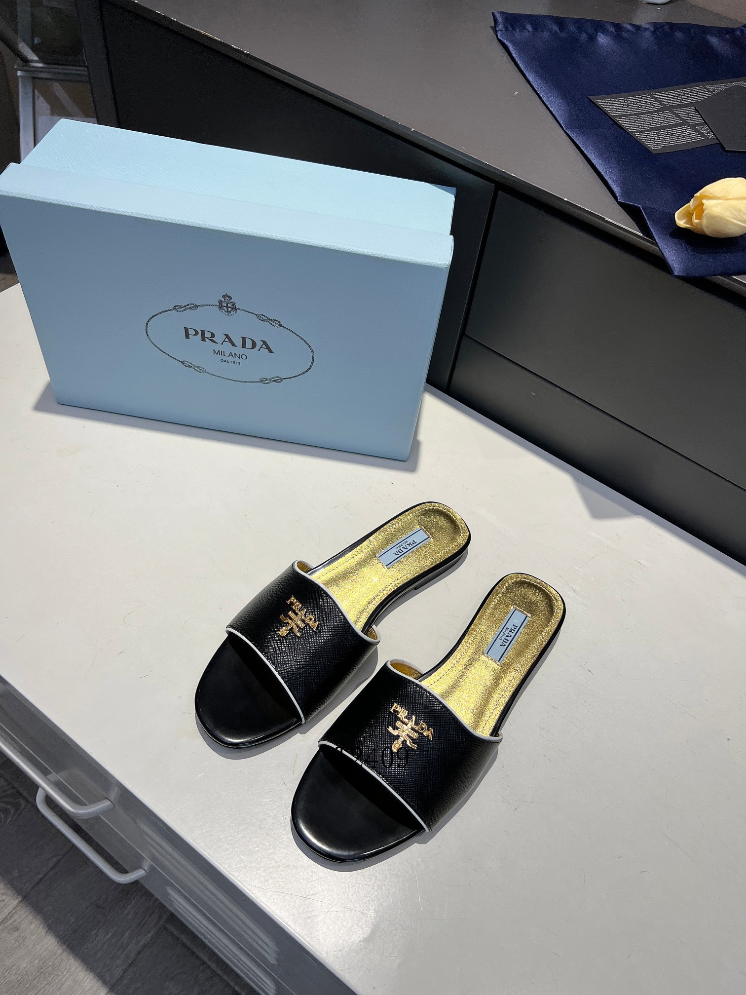 Prada sz35-40 h0909