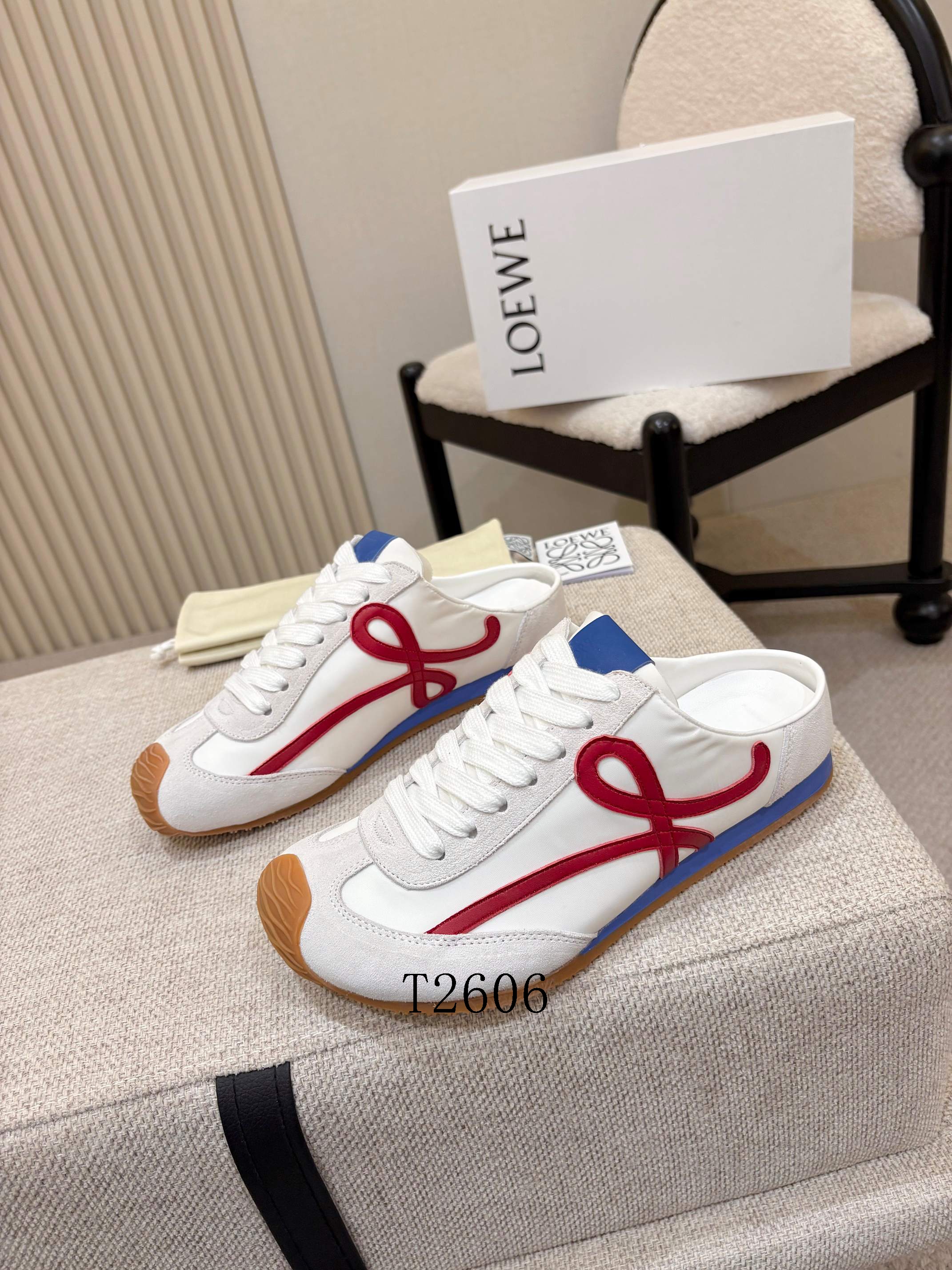 Loewe ����Ь 0611