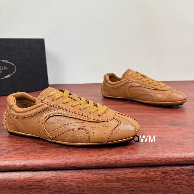 Prada �еͰ� Ts