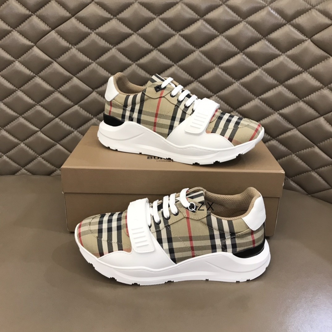 Burberry �еͰ� Ts