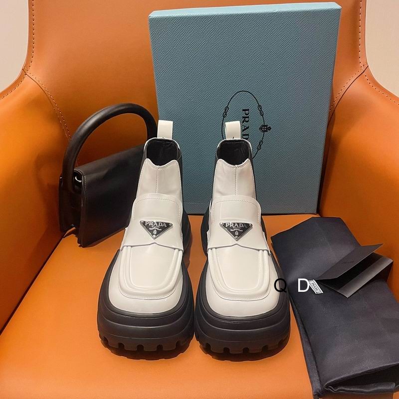 Prada ѥ�� Ts