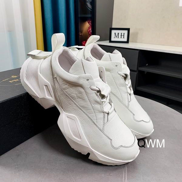 Prada �˶�Ь TS